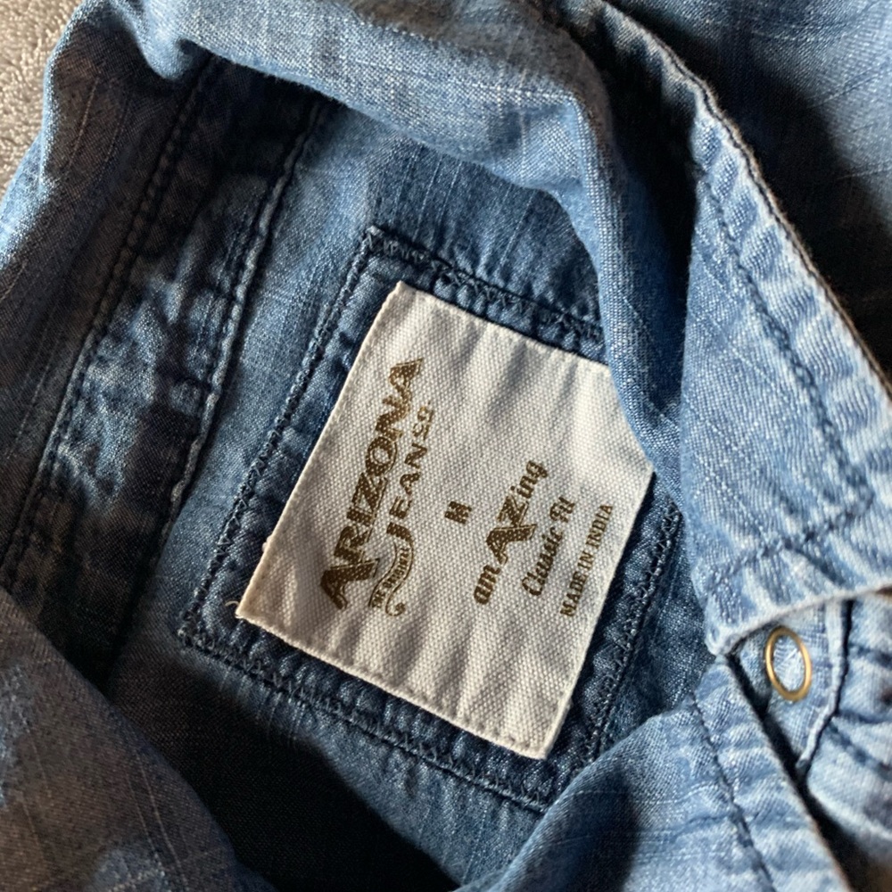 Button down - Picture 2 of 2